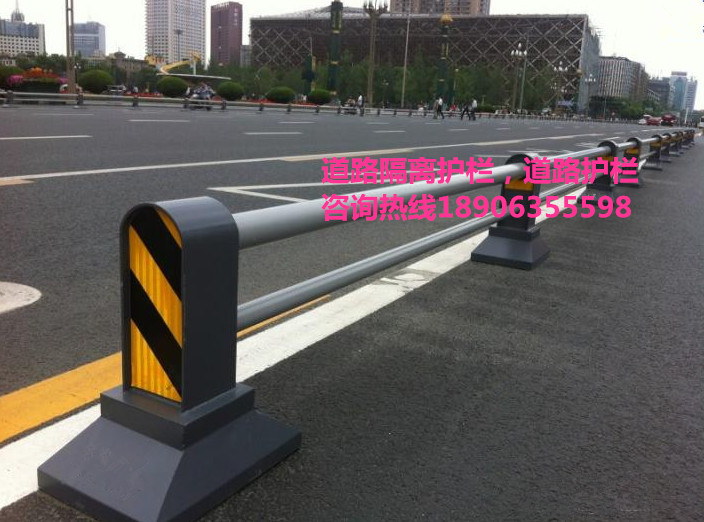 道路護(hù)欄，道路隔離柱，隔離墩