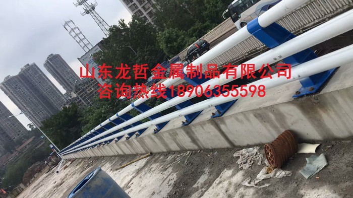 橋梁防撞護(hù)欄，防撞立柱